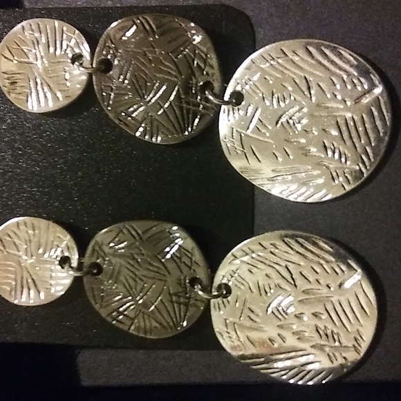 SOLD!Accessories/EARRINGS - Picture 4 of 4